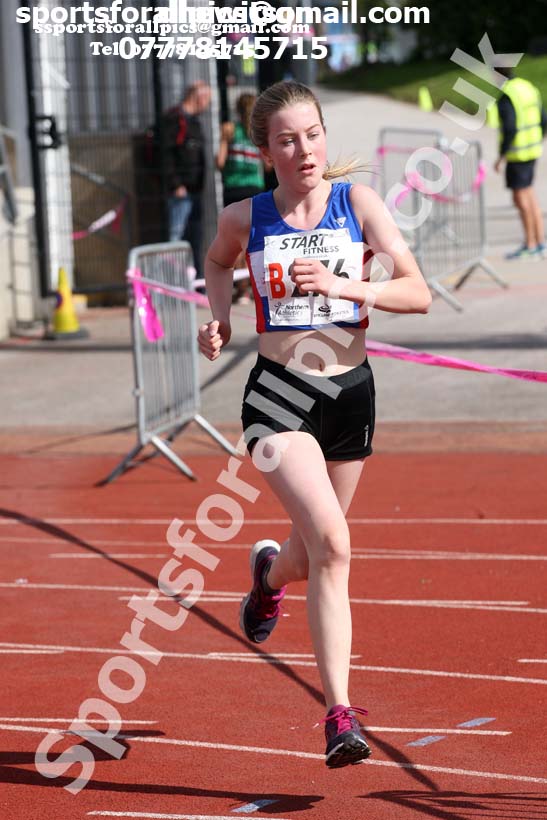 Girls under-15s 3 stage relay, Northern Senior 6 and 4 and Junior Stage Road Relays, SportsCity, Manchester. Photo:  David T. Hewitson/Sports for All Pics